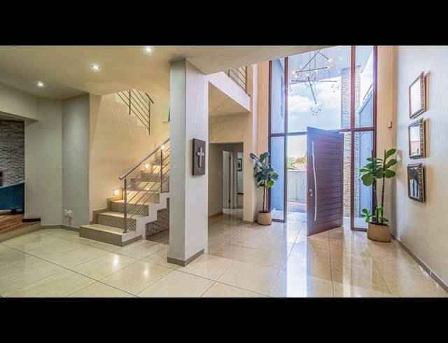 4 BEDROOM HOUSE FOR SALE IN DOWERGLEN EXT 5